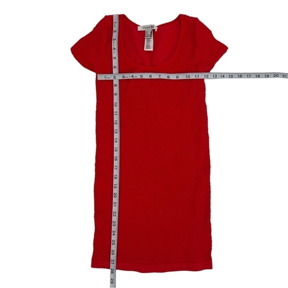 Forever 21 Red Pencil Short Sleeve Mini Dress Size Medium Women’s - Picture 4 of 4